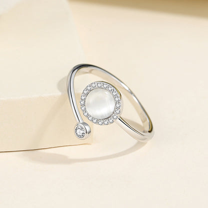 Fashionable and luxurious circular ring with geometric design, high-end women's ring, elegant and refined accessories for women